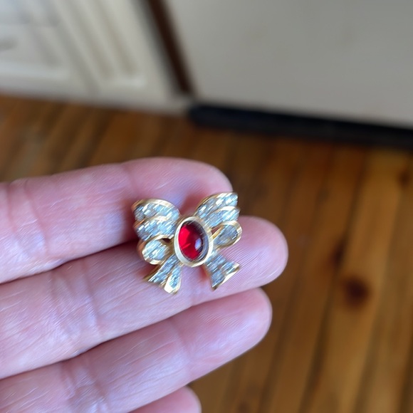 VINTAGE RICHLEU EARRINGS - Picture 6 of 6